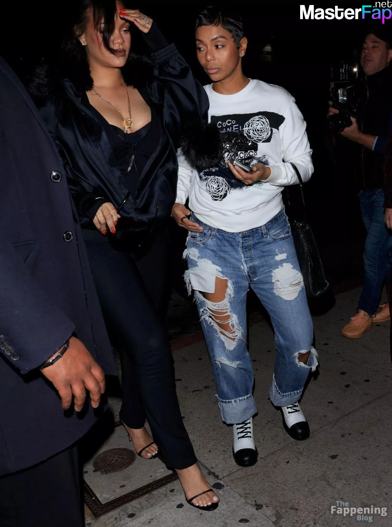 Rihanna Free Leaked Pee leaks Picture