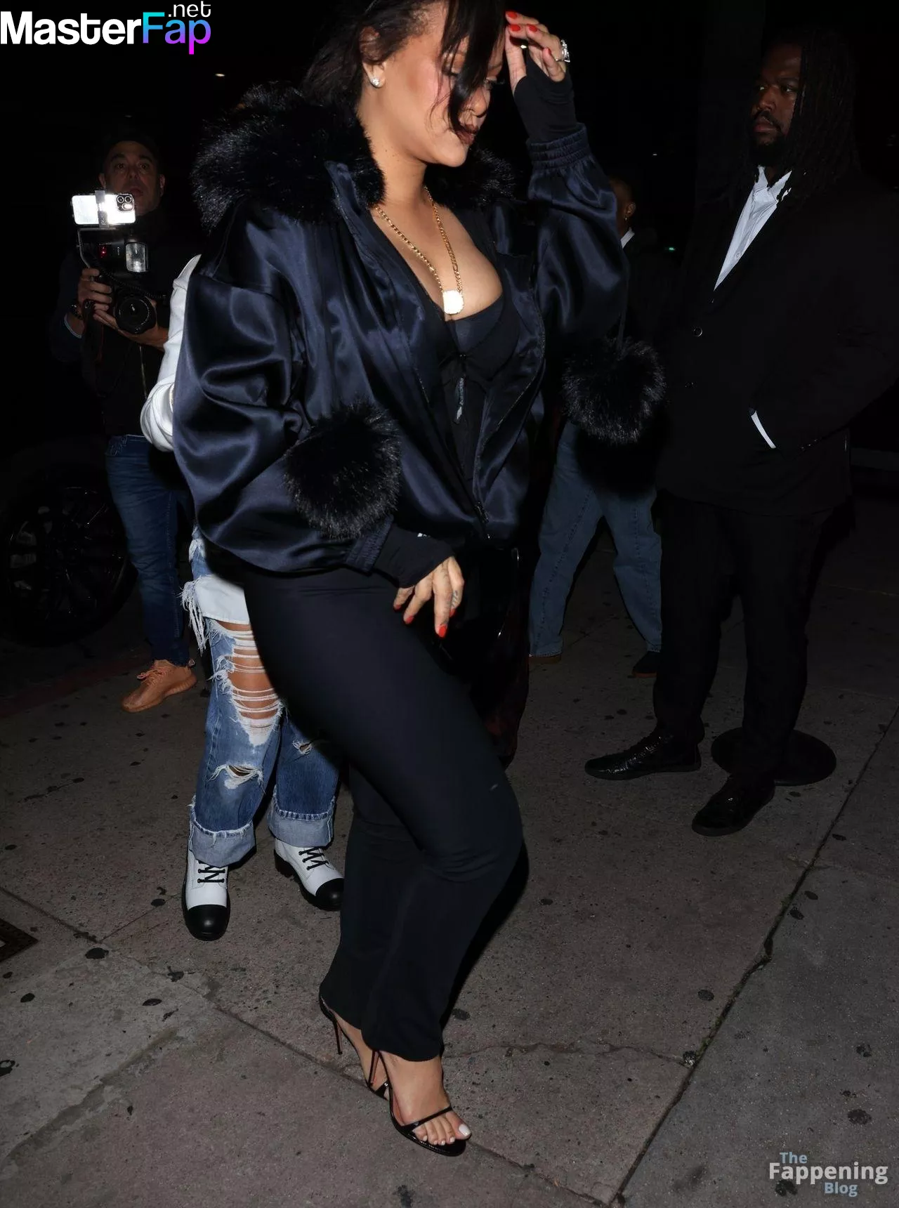 Rihanna Free Leaked Boobs Picture