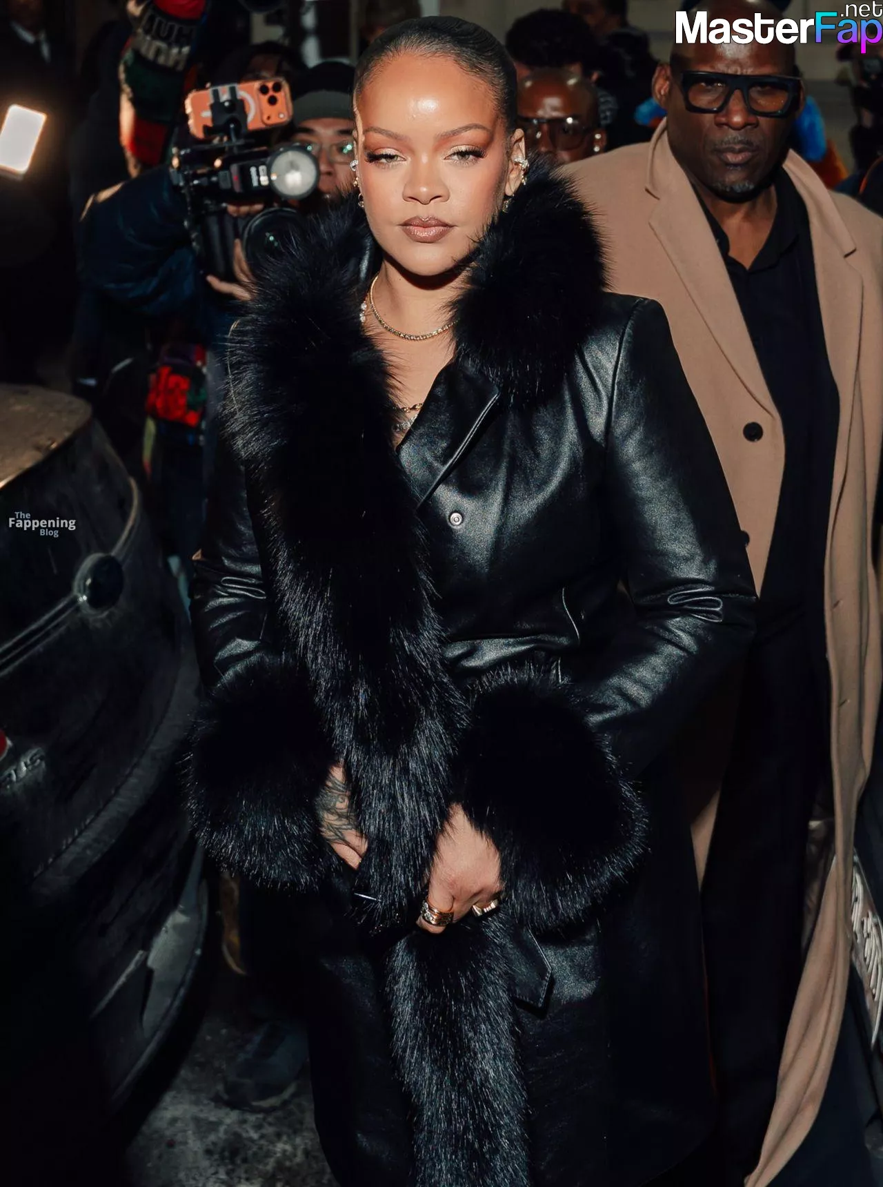 Rihanna Free Leaked Boobs leaks Picture