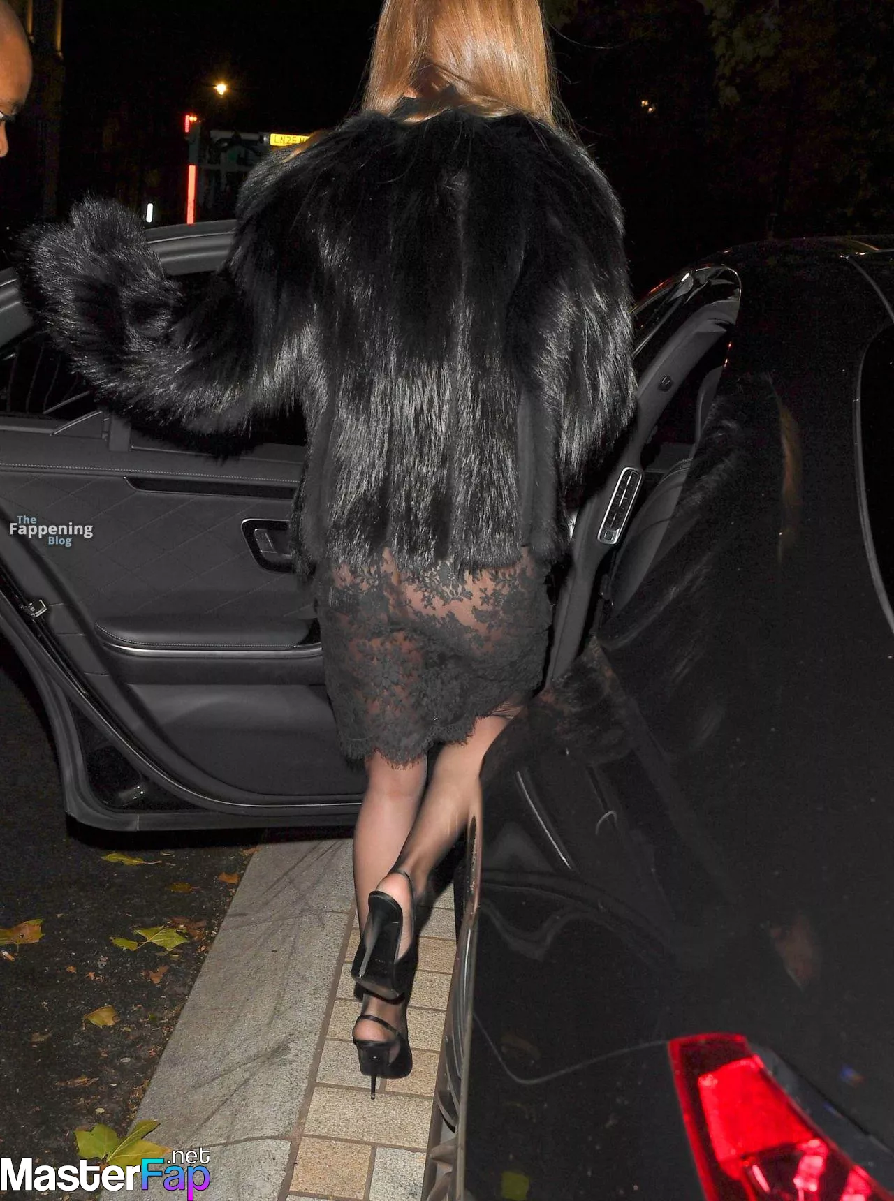 Rosie Huntington Whiteley Free Leaked Licking Picture