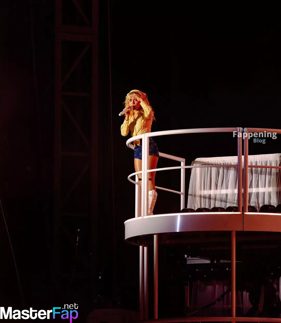 Sabrina Carpenter Free Leaked Threesome leaks Picture