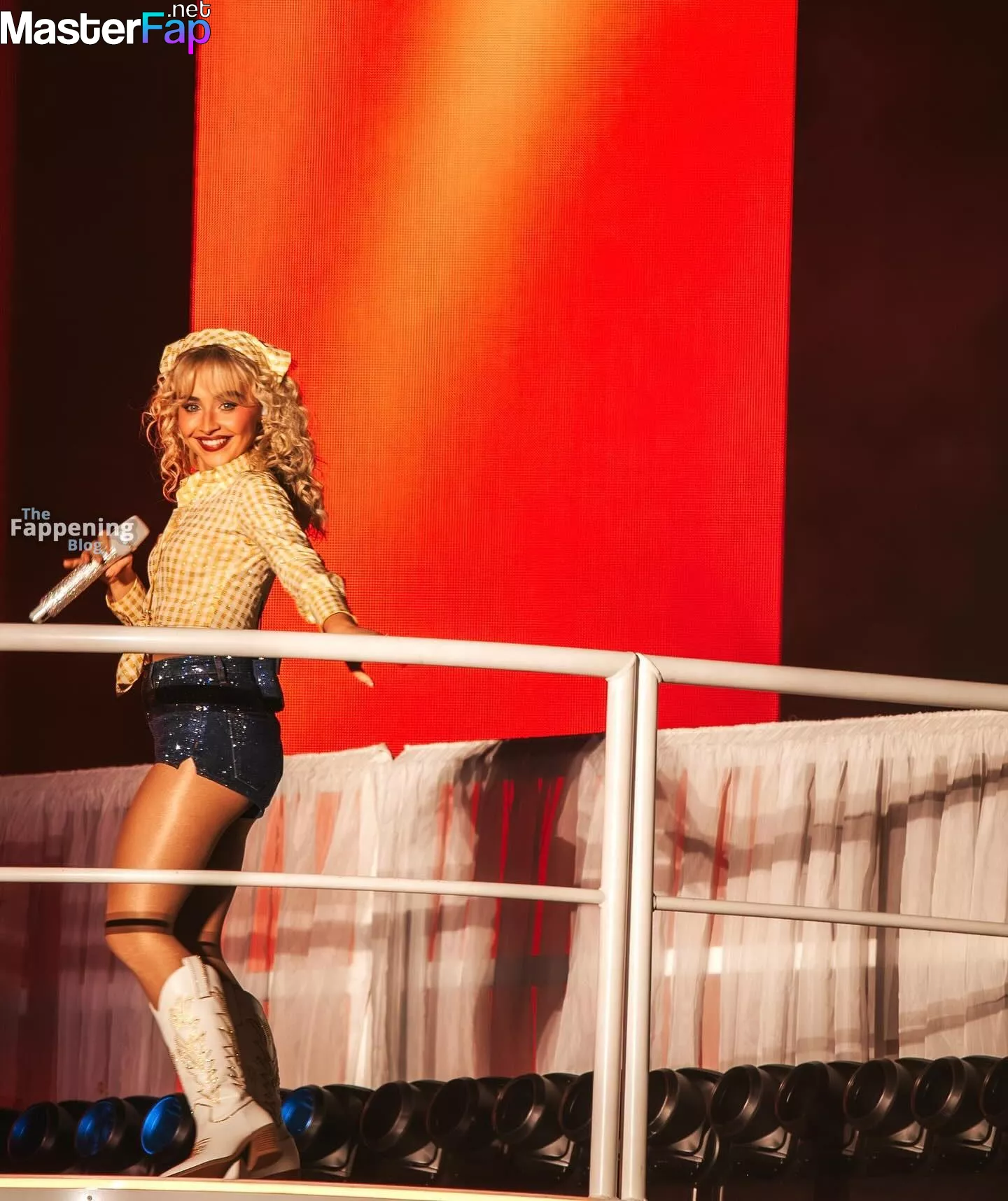 Sabrina Carpenter Free Leaked Feet leaks Picture