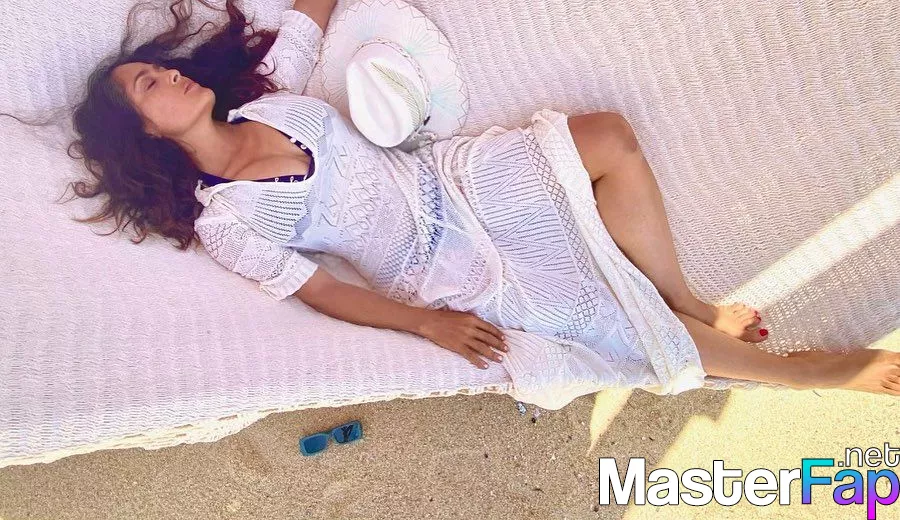 Salma Hayek Free Leaked Tits Picture