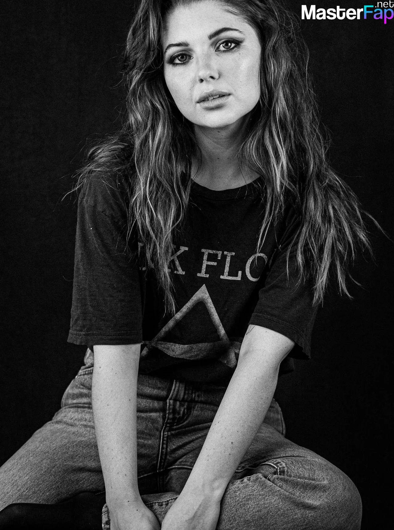 Samantha Hanratty Free Leaked Party Picture