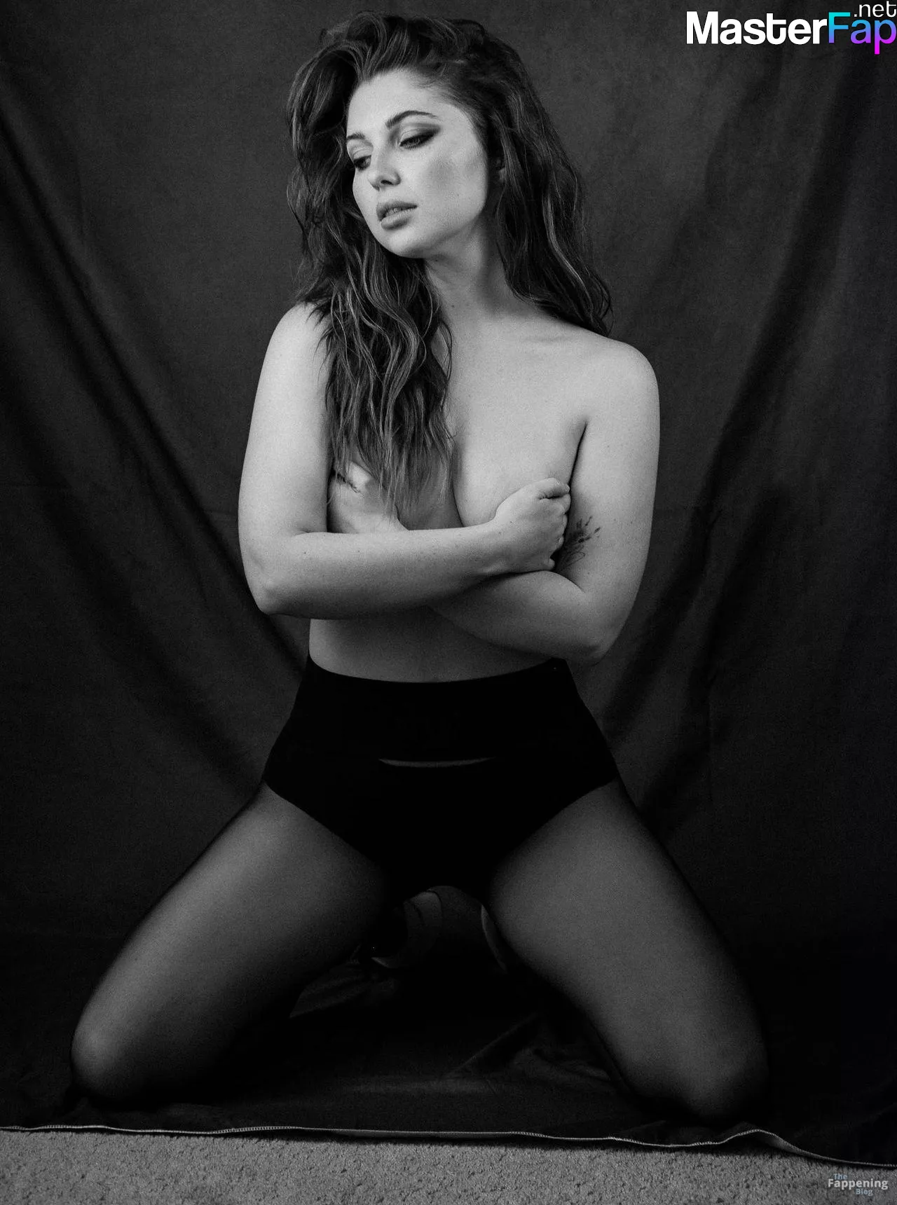 Samantha Hanratty Free Leaked Funny Picture