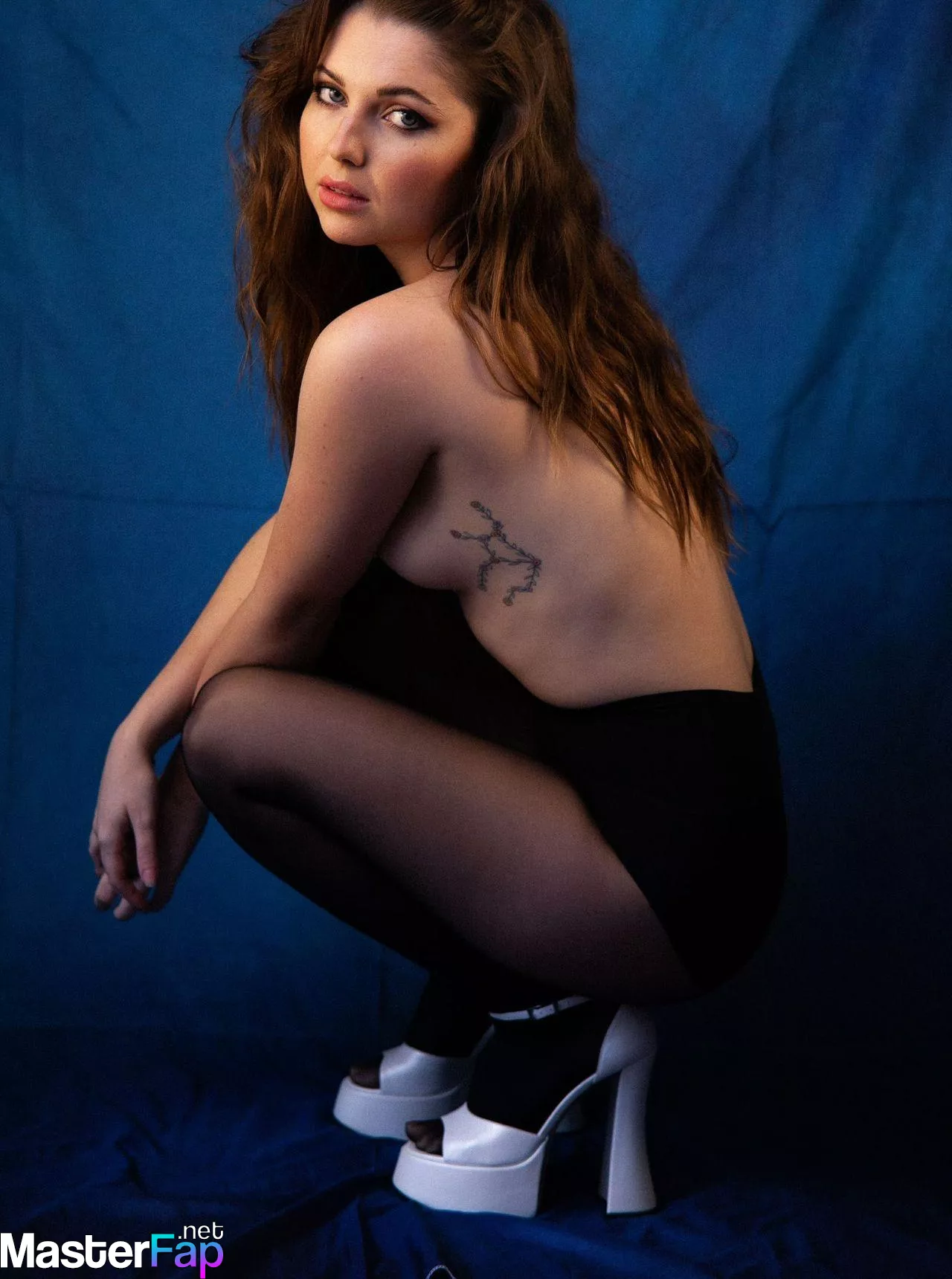 Samantha Hanratty Free Leaked Pee leaks Picture