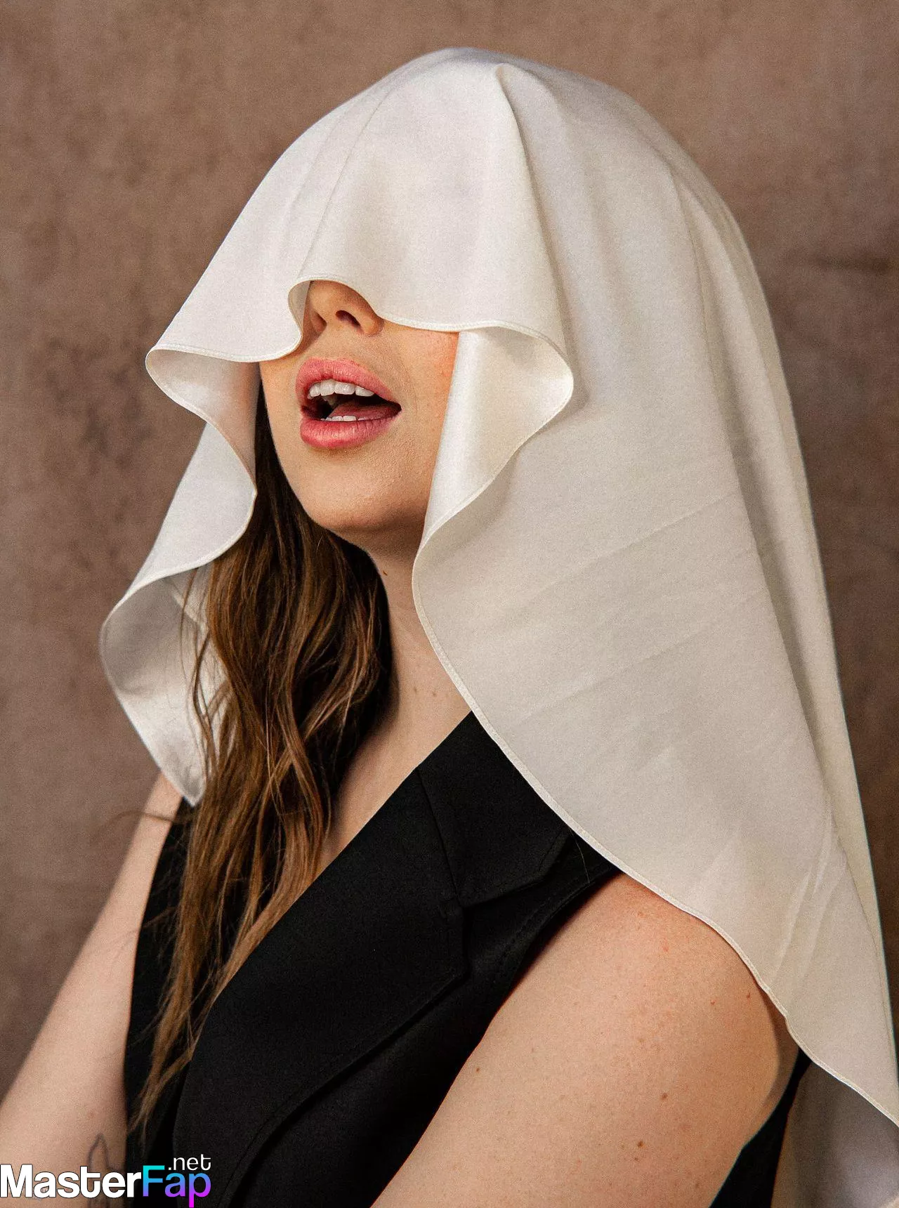 Samantha Hanratty Free Leaked Bandage leaks Picture