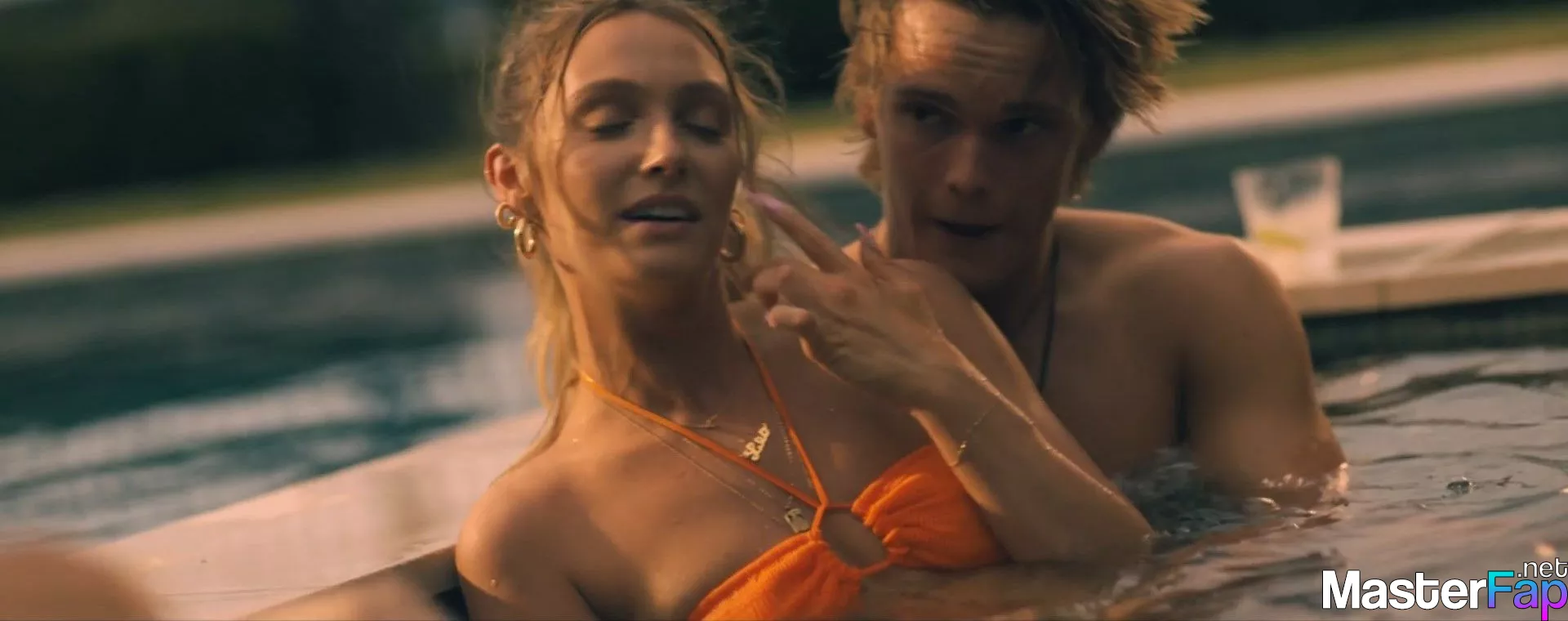 Sara Thompson Free Leaked Boobs Picture