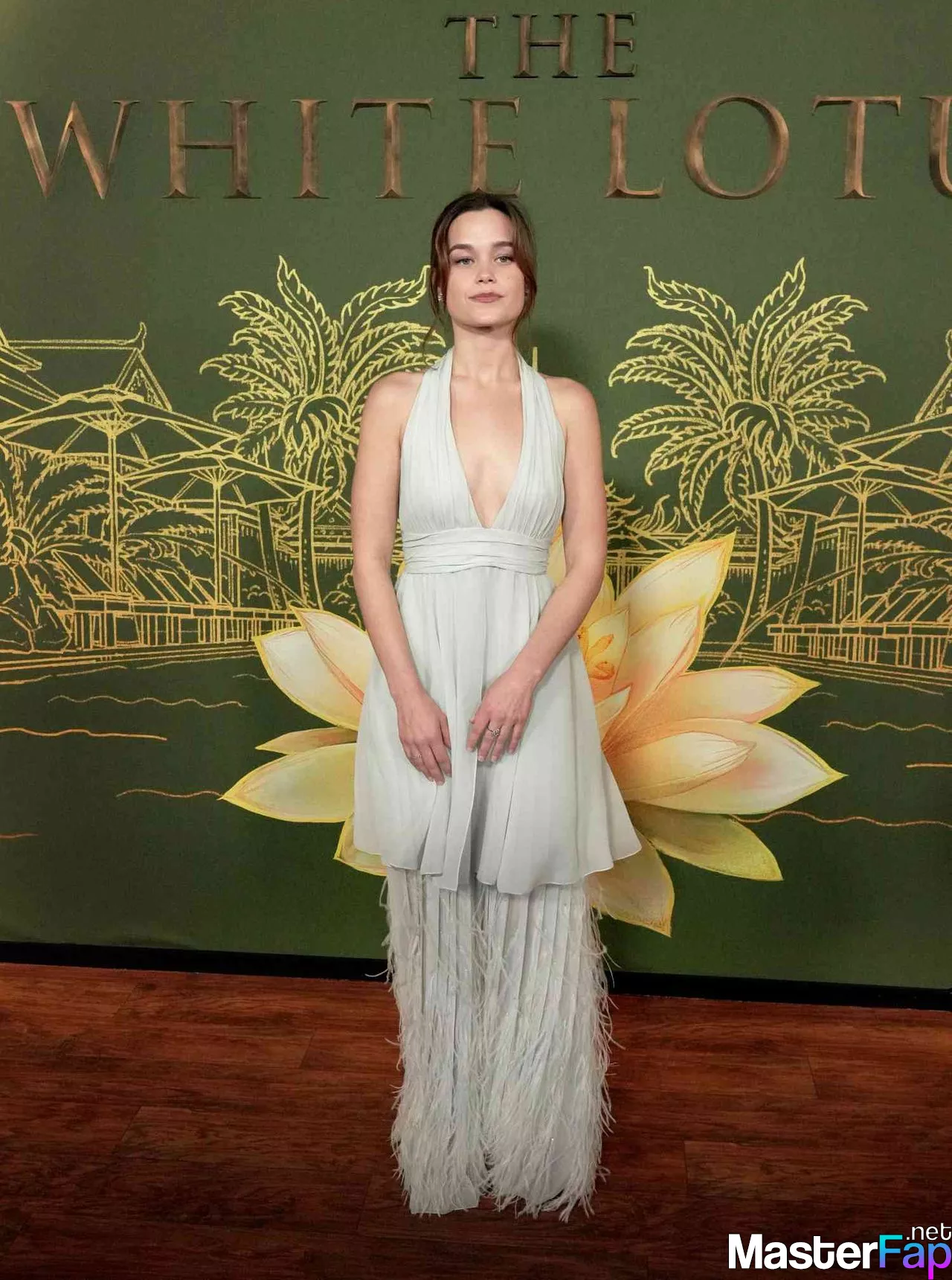 Sarah Catherine Hook Free Leaked Boobs Picture