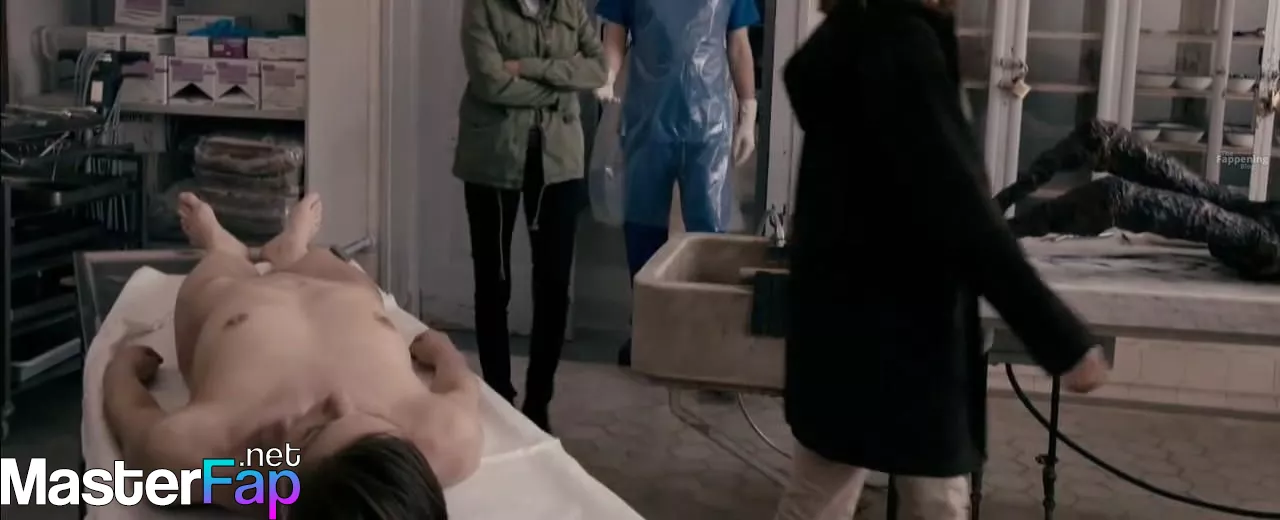 Sarah Horvath Free Leaked Tits Picture