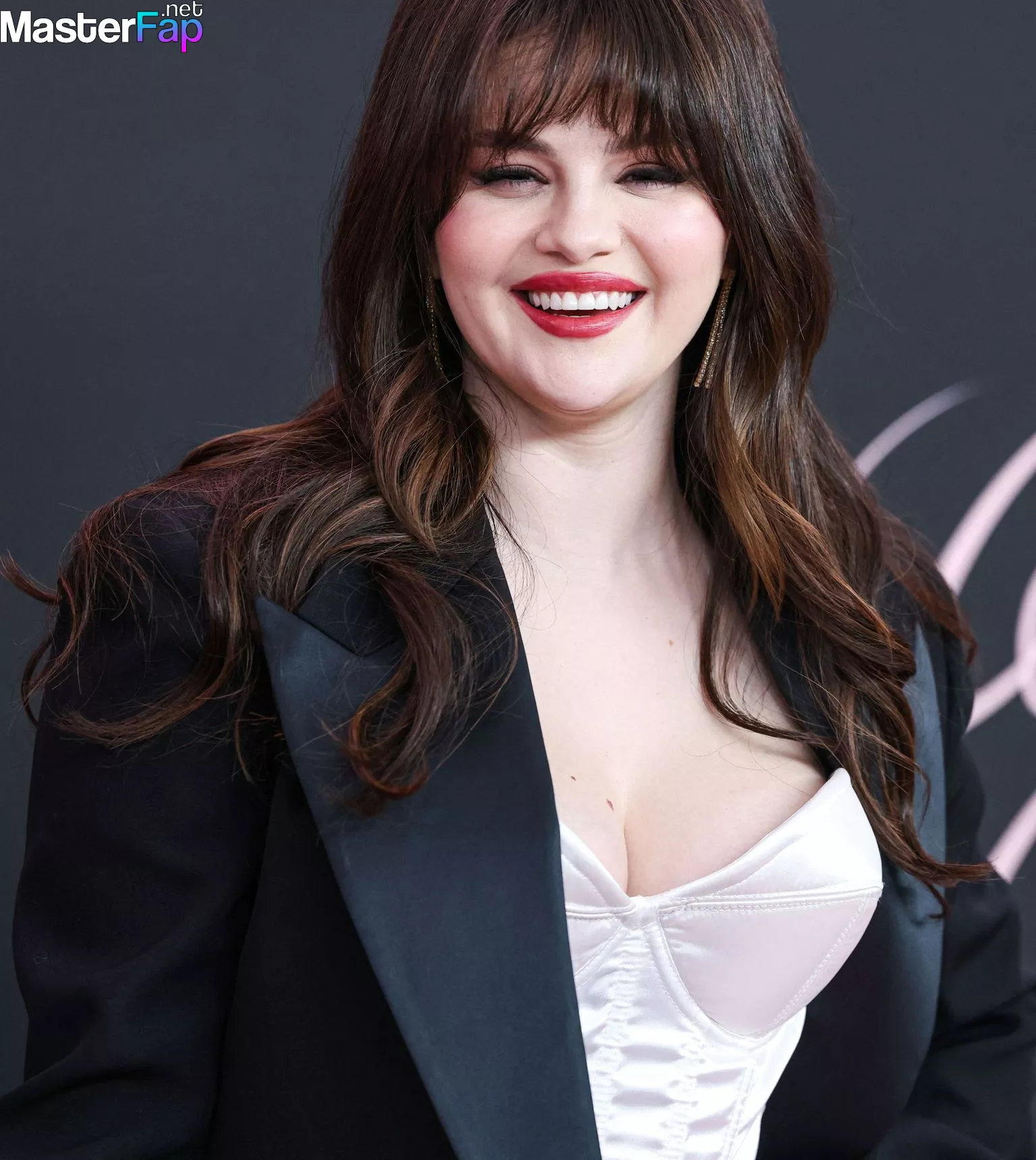 Selena gomez masterbates