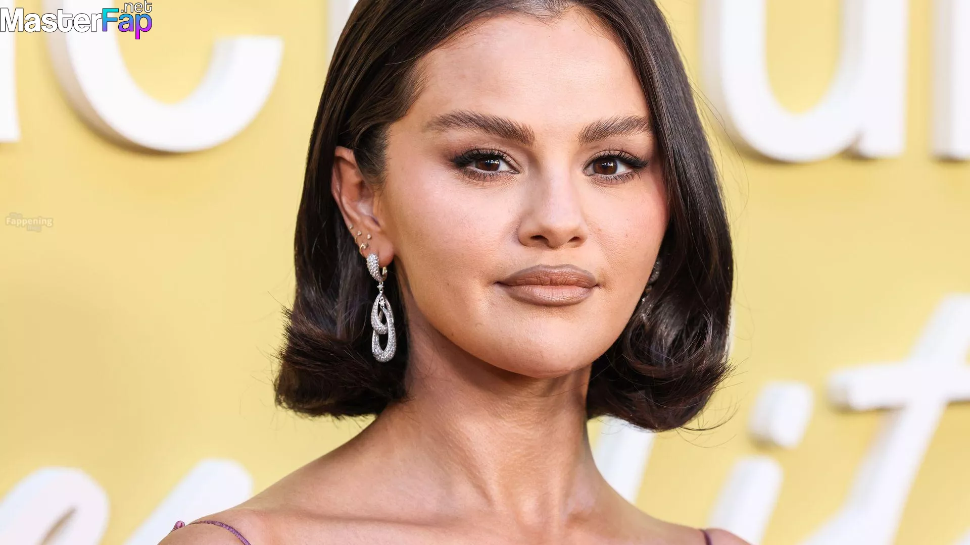 Selena Gomez Free Leaked Striptease Picture