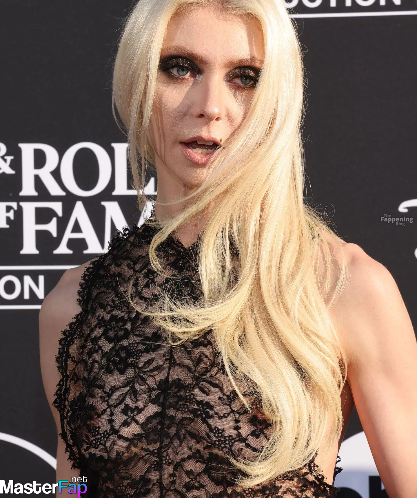 Taylor Momsen Free Leaked Bukkake Picture