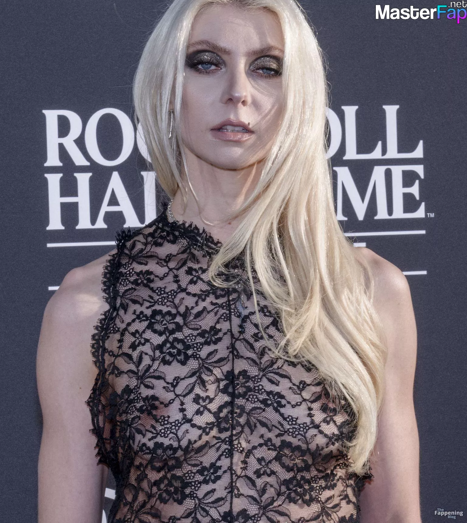 Taylor Momsen Free Leaked Boobs Picture