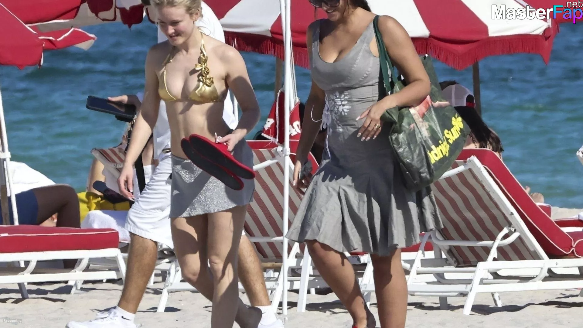 Zara Larsson Free Leaked Backstage Picture