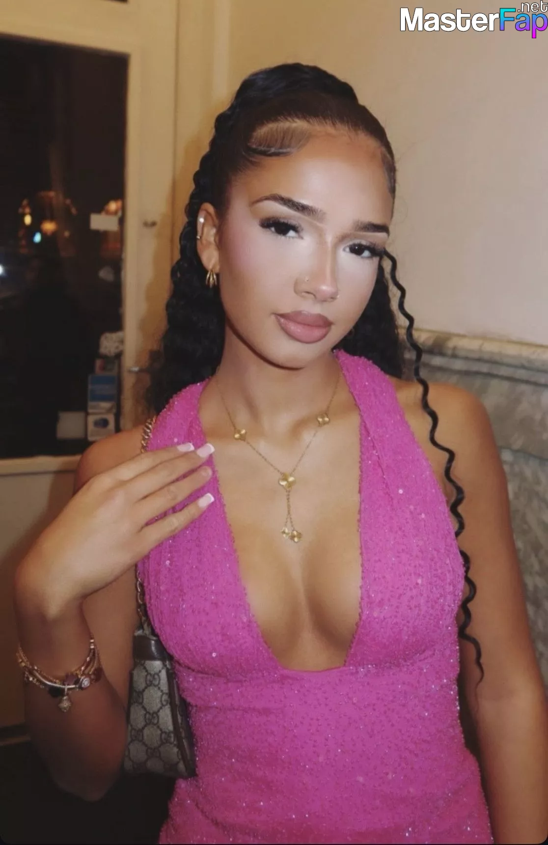 Zoe Charline Salgado Villatoro Free Leaked Boobs Picture