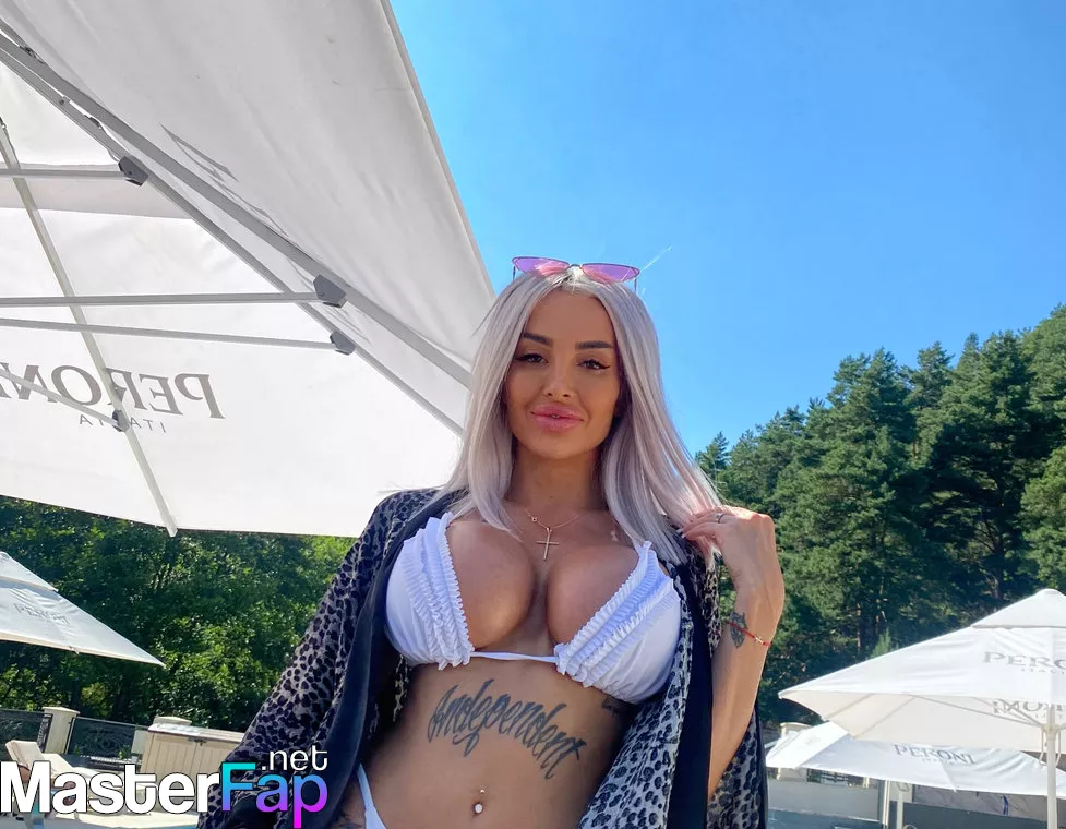 Adorable Krystal OnlyFans Leaked Party Picture