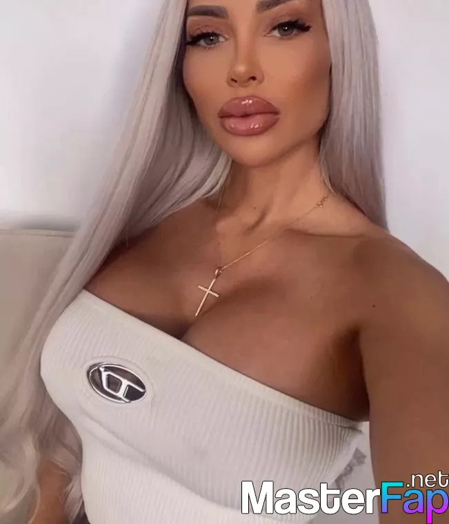 Adorable Krystal OnlyFans Leaked Tits Picture