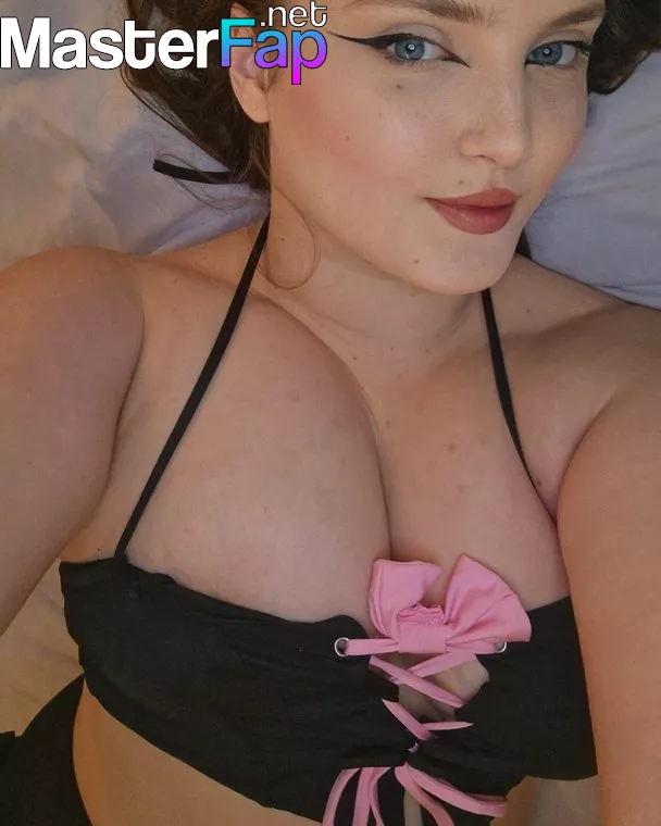 Ambertaller OnlyFans Leaked Strapon Picture