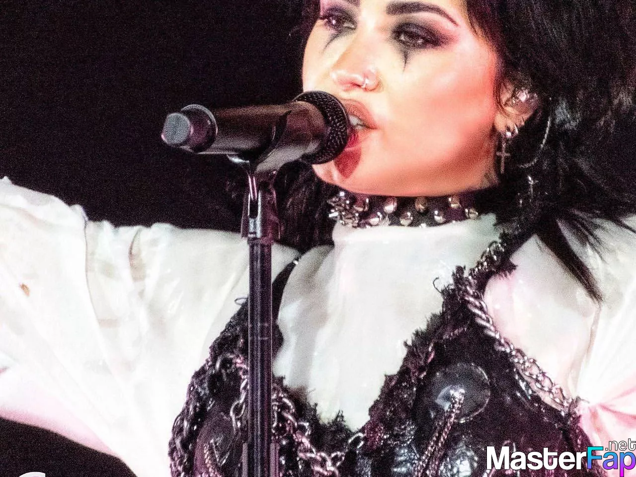 Demi Lovato OnlyFans Leaked Boobs Picture