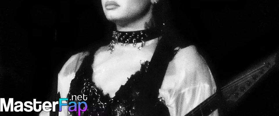 Demi Lovato OnlyFans Leaked Backstage Picture