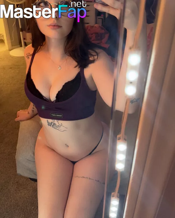 Gr1pre4per OnlyFans Leaked Party Picture