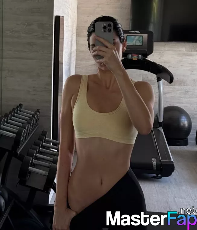 Kendall Jenner OnlyFans Leaked POV Picture