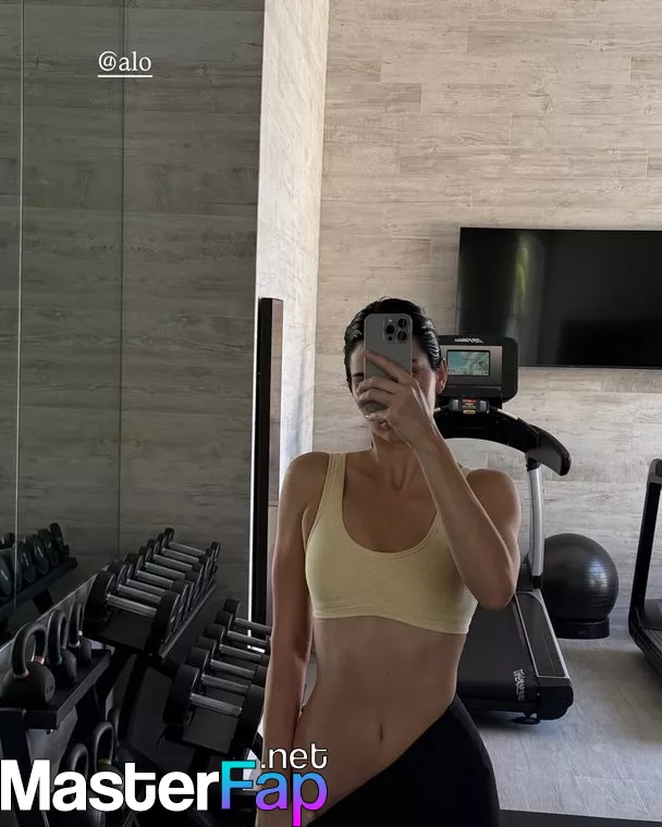 Kendall Jenner OnlyFans Leaked Boobs Picture