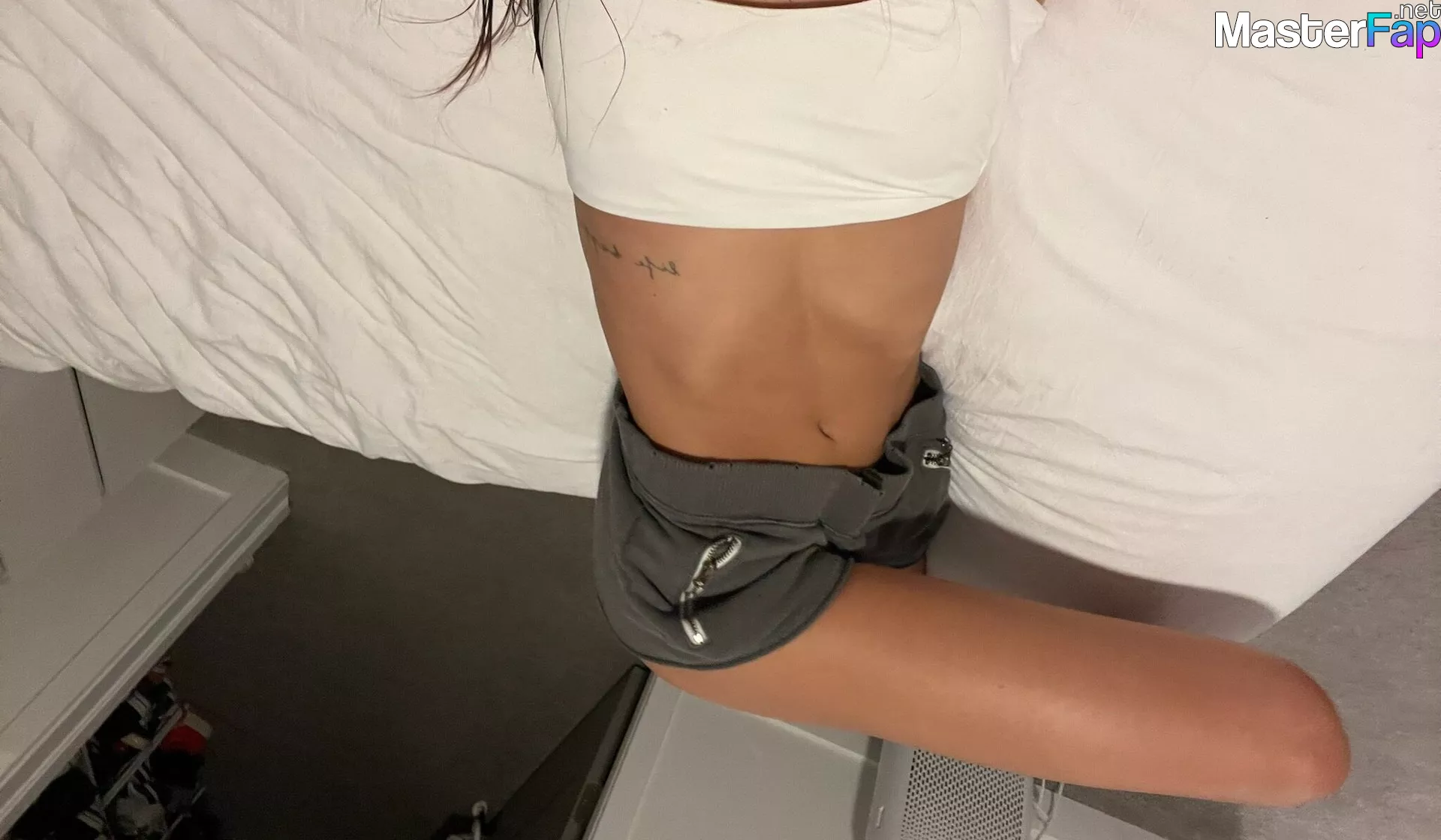 Kylienelson OnlyFans Leaked Licking Picture