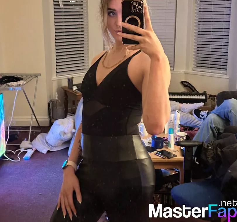 Laramcx OnlyFans Leaked Rough Picture