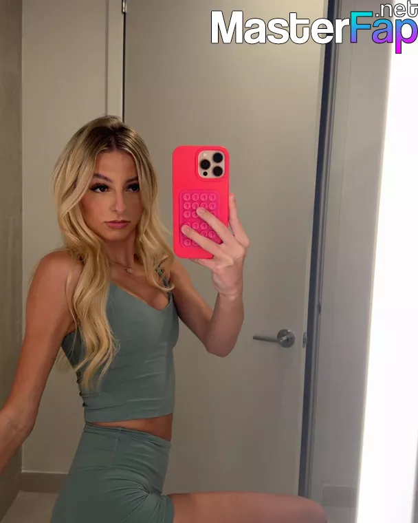 petiteblondemodel