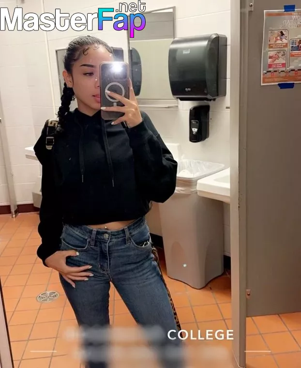 Saraidiaz OnlyFans Leaked Interracial Picture