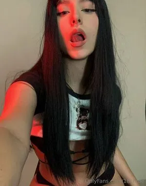18chloe Thumbnail Picture
