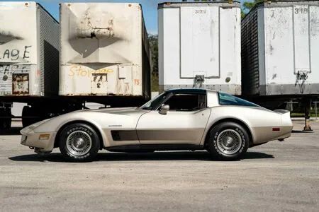 1982 Corvette Thumbnail Picture
