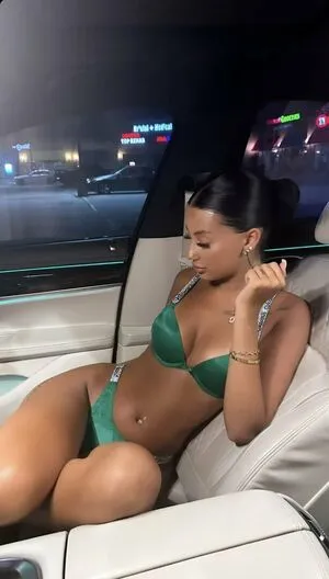 1of1ari Thumbnail Picture