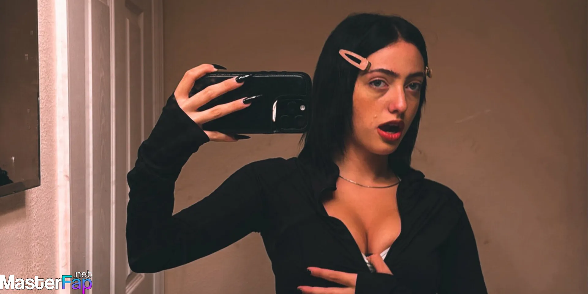 1ucy4nne OnlyFans Leak Picture - #h6dbf4iKkc.