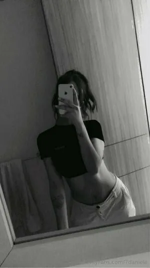 22daniela Thumbnail Picture