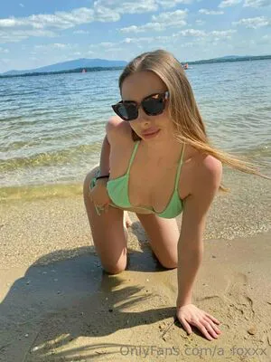 A Foxxx Thumbnail Picture