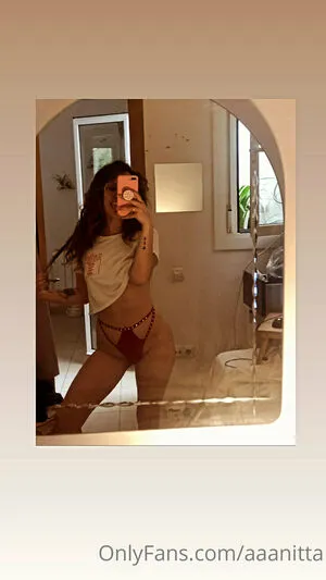 Aaanitta Thumbnail Picture