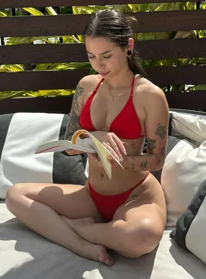 Aalyiahtorress Thumbnail Picture