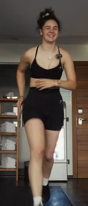 Abbi Pulling OnlyFans Leaked Free Thumbnail Picture - #OpljRHAPfj