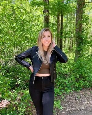 Abigail Cristea Thumbnail Picture