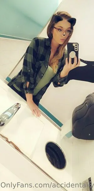 Accidentallydelicious OnlyFans Leaked Free Thumbnail Picture - #De4ASMiLVa