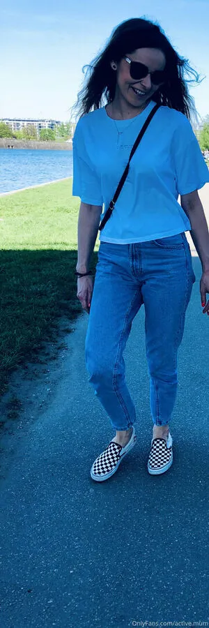 Active Mum OnlyFans Leaked Free Thumbnail Picture - #AdGzkMQVl4