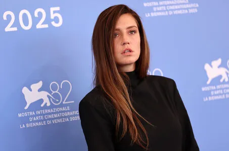 Adele Exarchopoulos OnlyFans Leaked Free Thumbnail Picture - #76Nl469Fuh