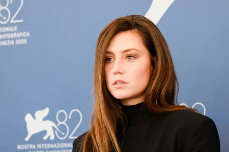 Adele Exarchopoulos OnlyFans Leaked Free Thumbnail Picture - #At12UsbzCD