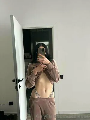 Adelebee OnlyFans Leaked Free Thumbnail Picture - #1Wnr9TgV1J