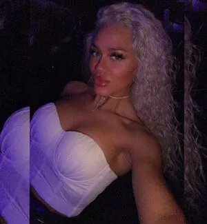Adinaa99 Thumbnail Picture