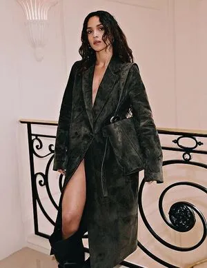 Adria Arjona Thumbnail Picture