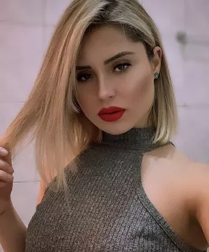 Adrielle Costa Thumbnail Picture